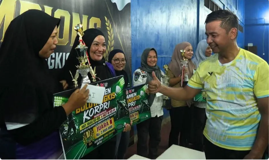 Bupati Kampar Tutup Turnamen Badminton KORPRI 2026, Tekankan Sportivitas dan Kekompakan ASN