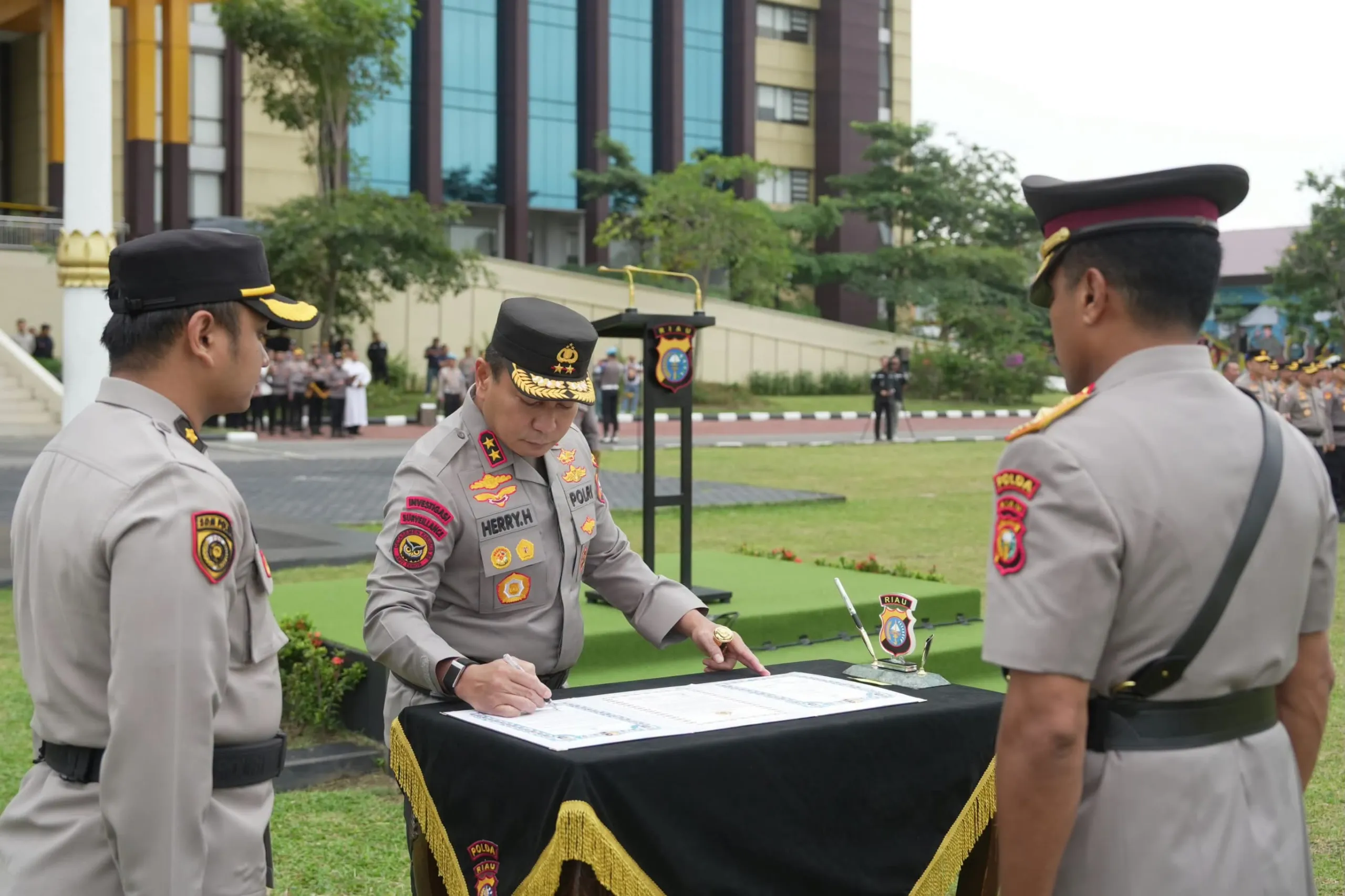 Sertijab Wakapolda Riau, Brigjen Simson Zet Ringu Resmi Emban Amanah Baru di Bumi Lancang Kuning