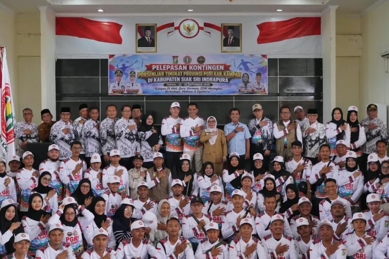 Wabup Misharti Lepas Kontingen PGRI Kampar ke PORSENIJAR Riau 2026, Targetkan Prestasi Terbaik